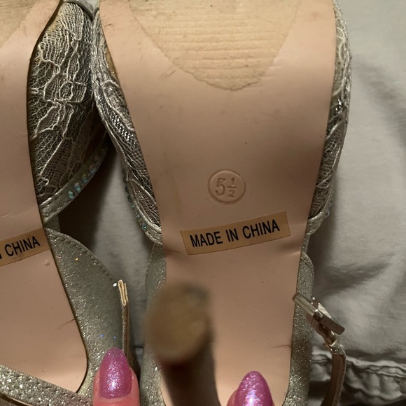 Beautiful metallic and lace heels perfect for grad or wedding! Worn once - Picture 6 of 8